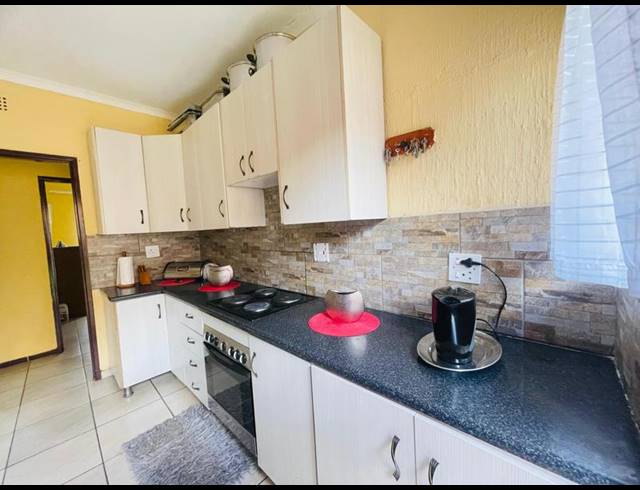 3 BEDROOM HOUSE FOR SALE IN NEW STATE AREA